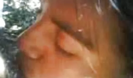 او امتداد عکس های سکسی از الکسیس مانند یک سوراخ و ناشی از خست
